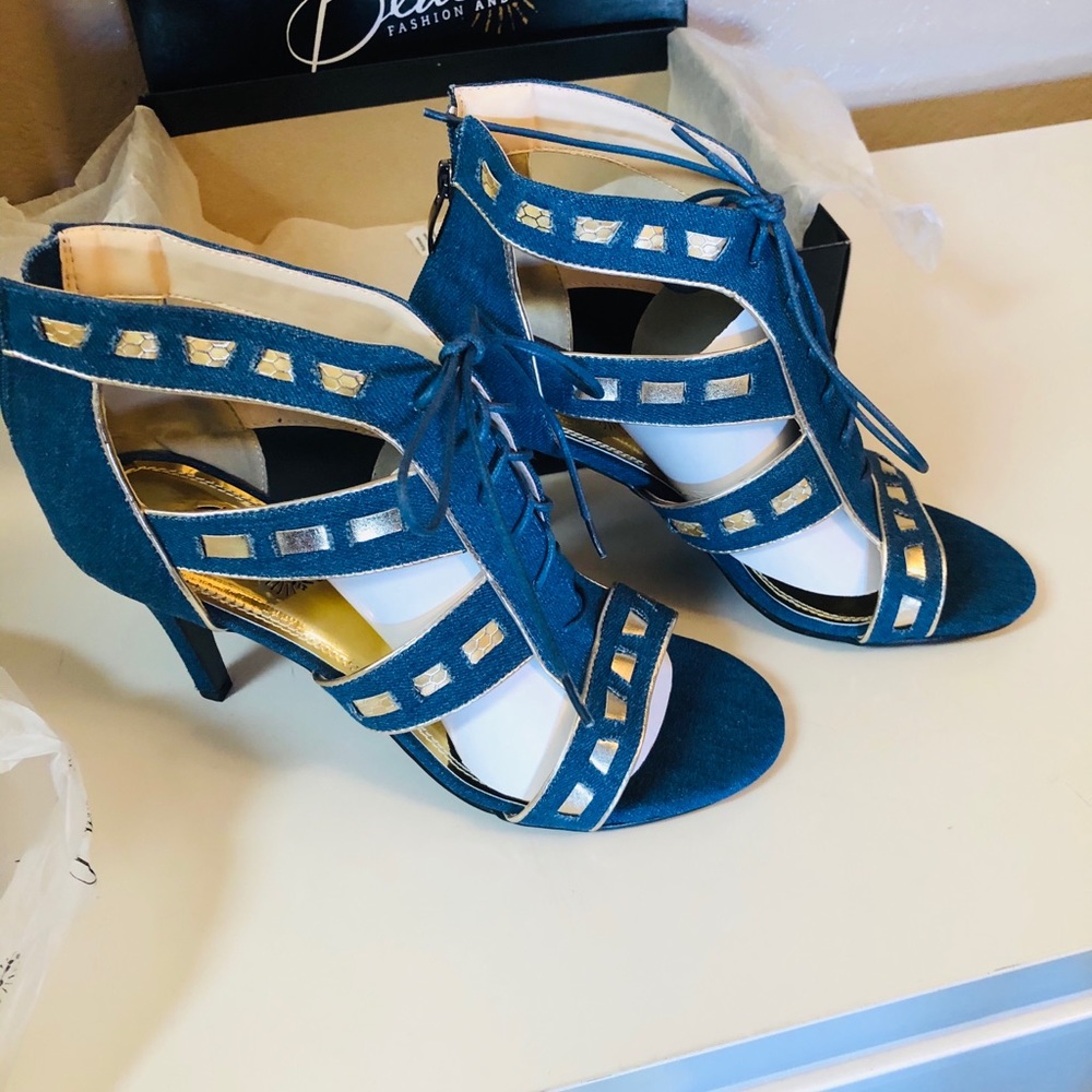 Shoes - Picture 3 of 6